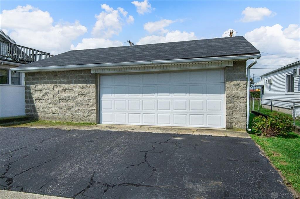2700 Manistee Property Photo 1
