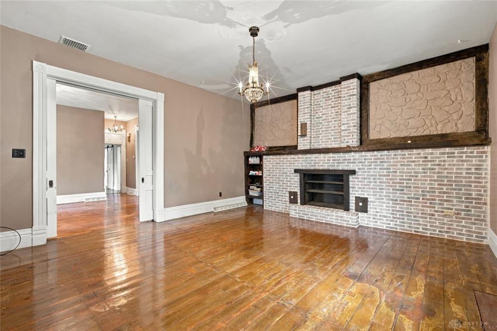 117 N Main Property Photo 6