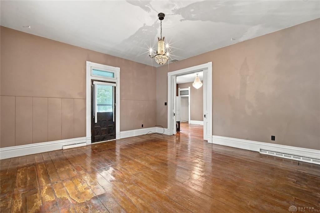 117 N Main Property Photo 7