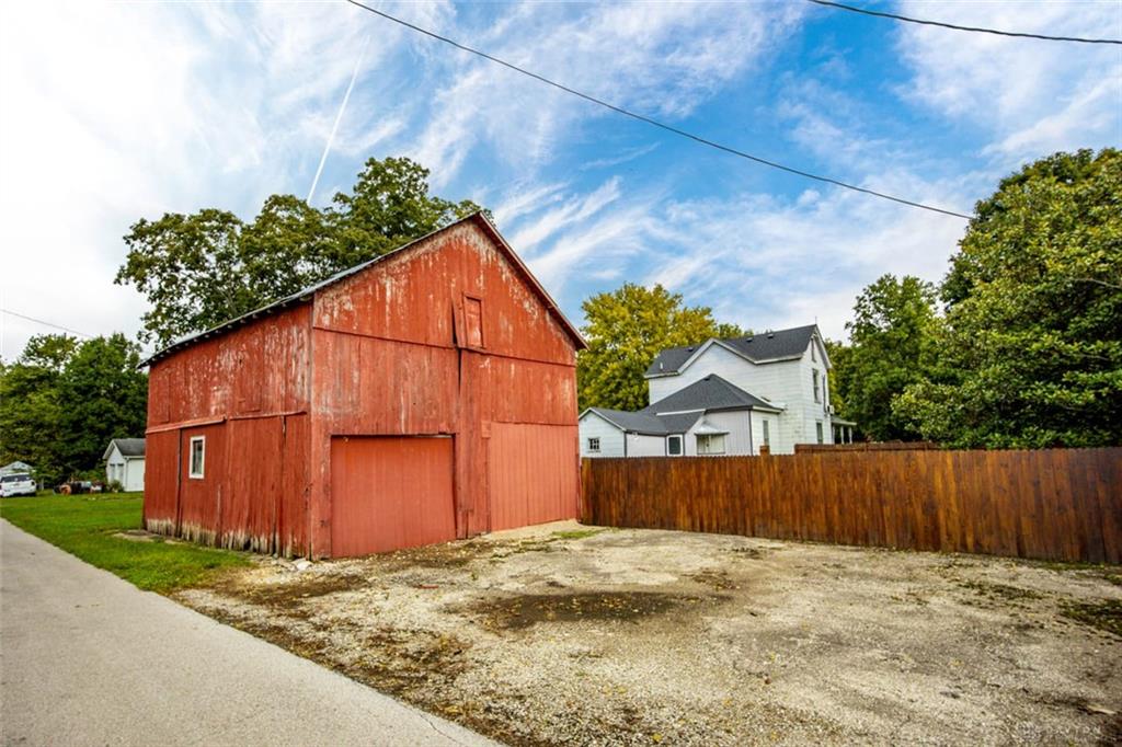 117 N Main Property Photo 32