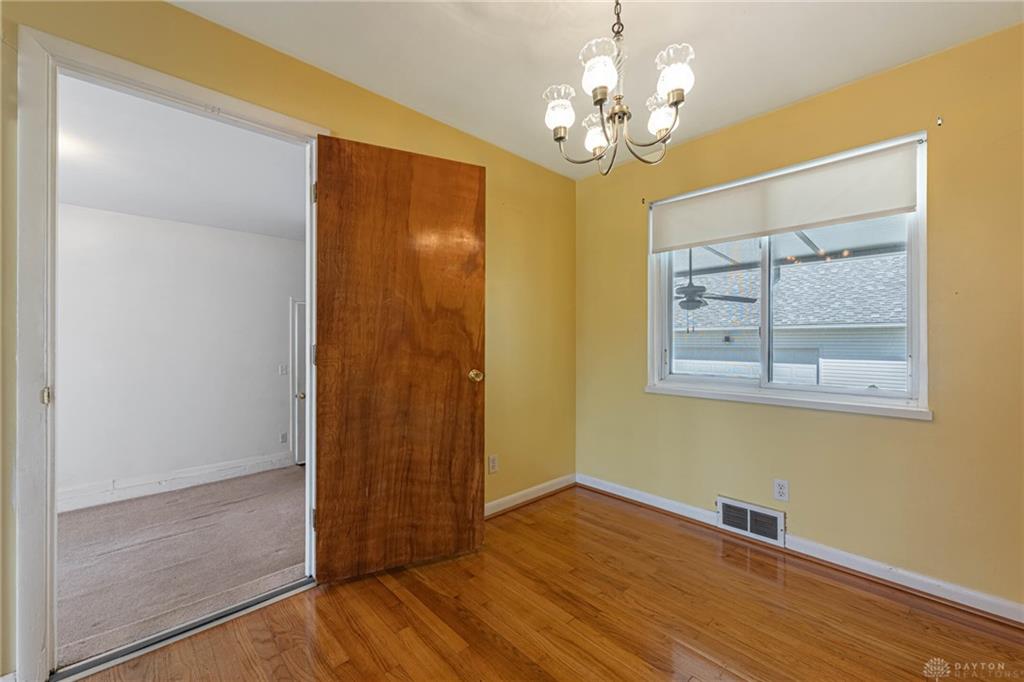 1233 Cloverfield Property Photo 9