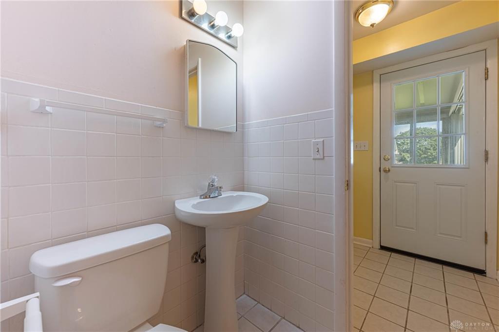 1233 Cloverfield Property Photo 14