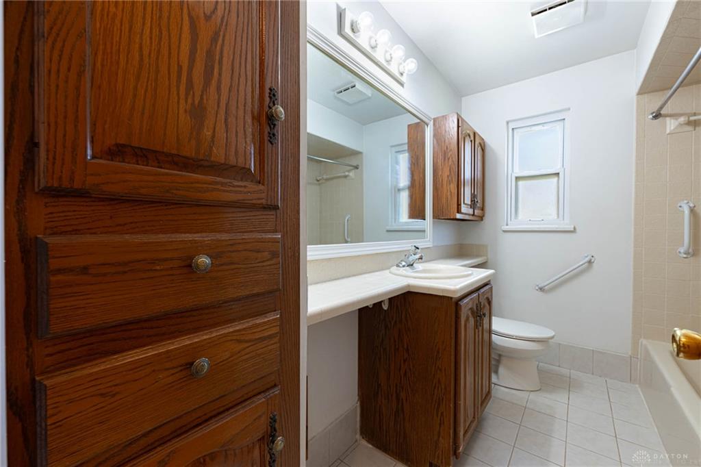 1233 Cloverfield Property Photo 17