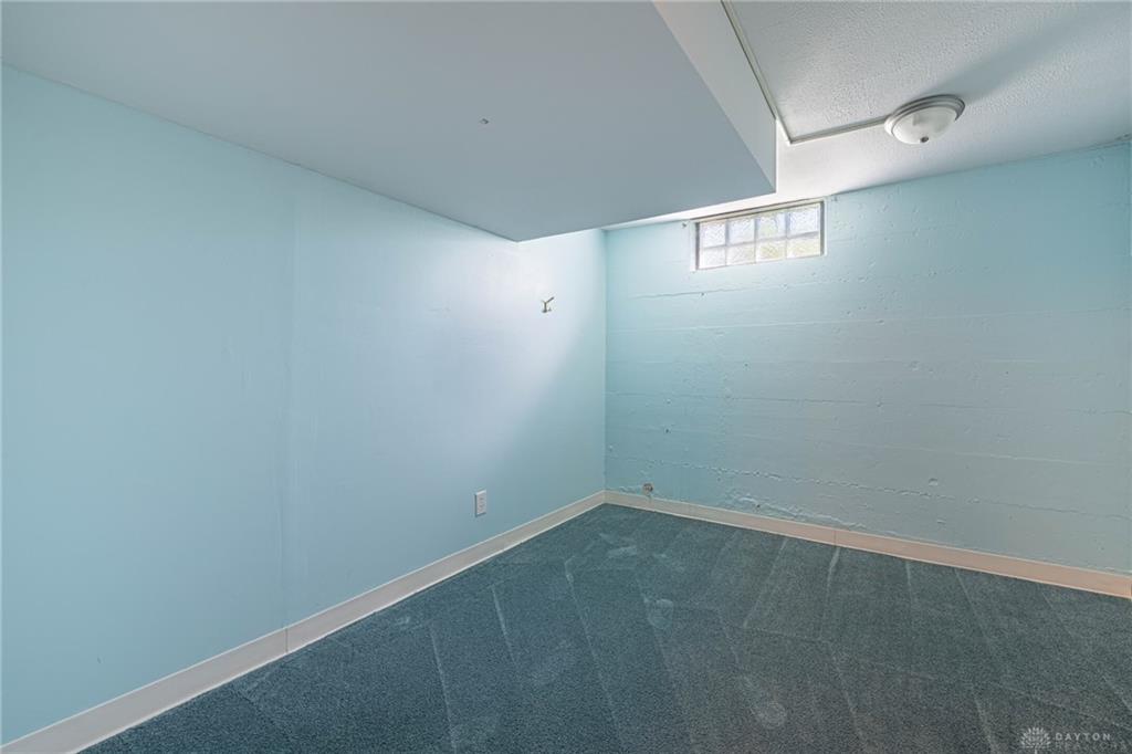 1233 Cloverfield Property Photo 29