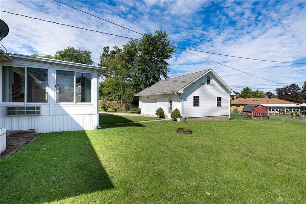 1233 Cloverfield Property Photo 36