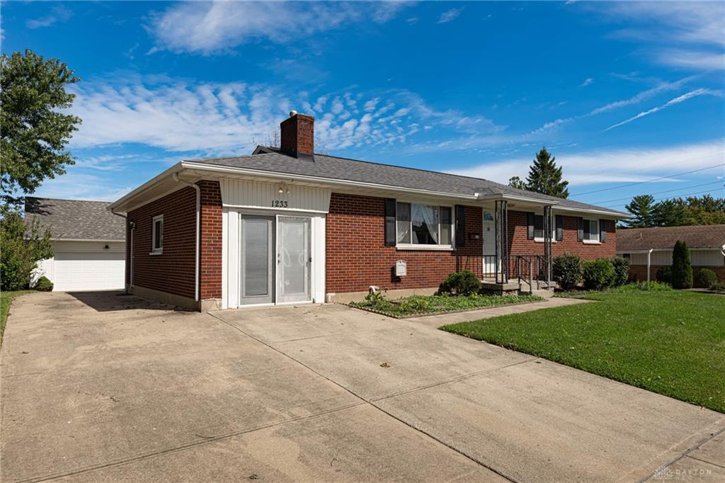 1233 Cloverfield Property Photo 38