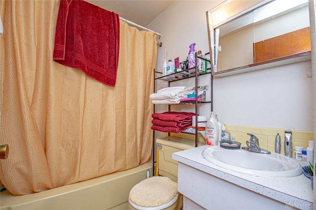 1511 Willamet Property Photo 4