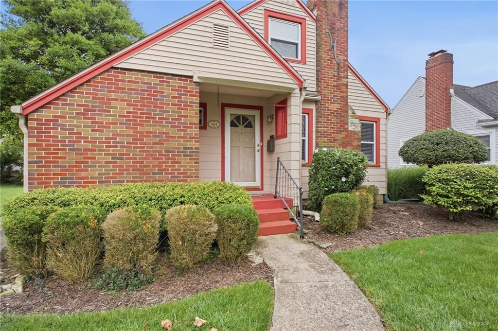 1034 Croyden Property Photo 3