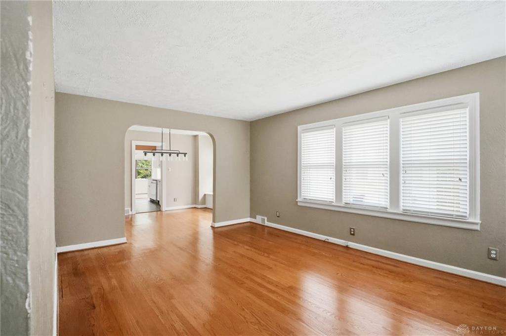 1034 Croyden Property Photo 6