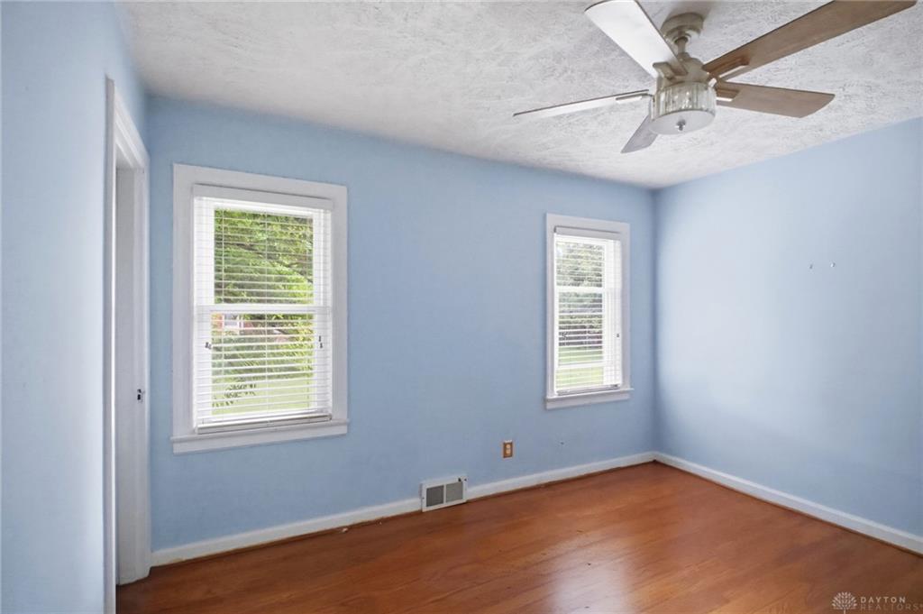 1034 Croyden Property Photo 32