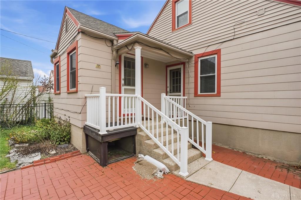 1034 Croyden Property Photo 49
