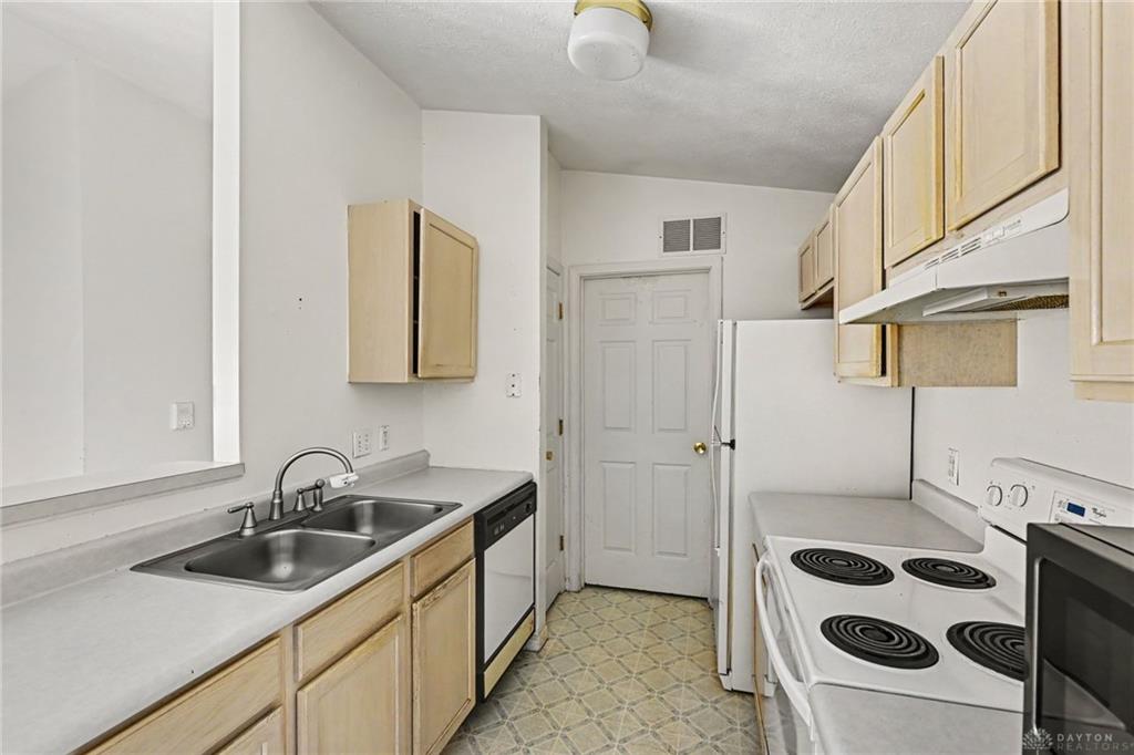 1655 Piper 206 Property Photo 7