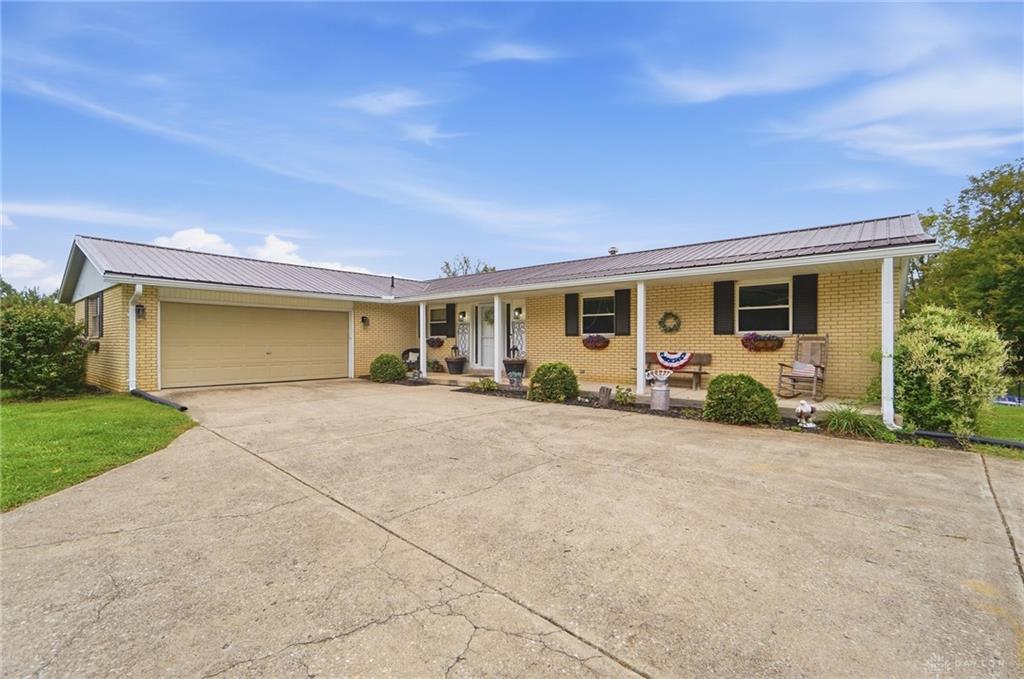 650 Sheffield Property Photo 1
