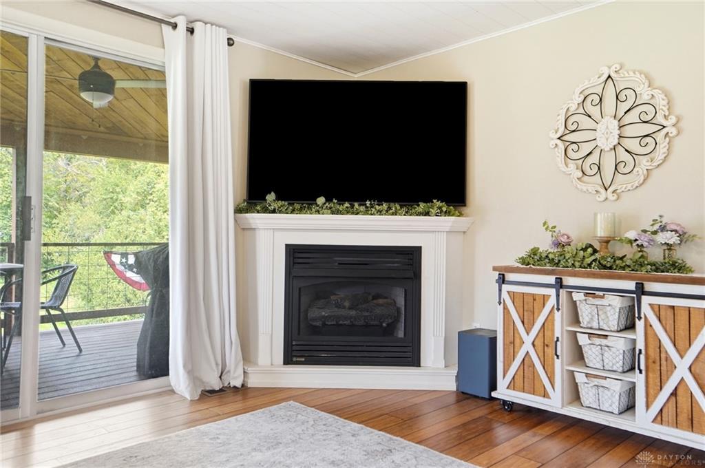 650 Sheffield Property Photo 14