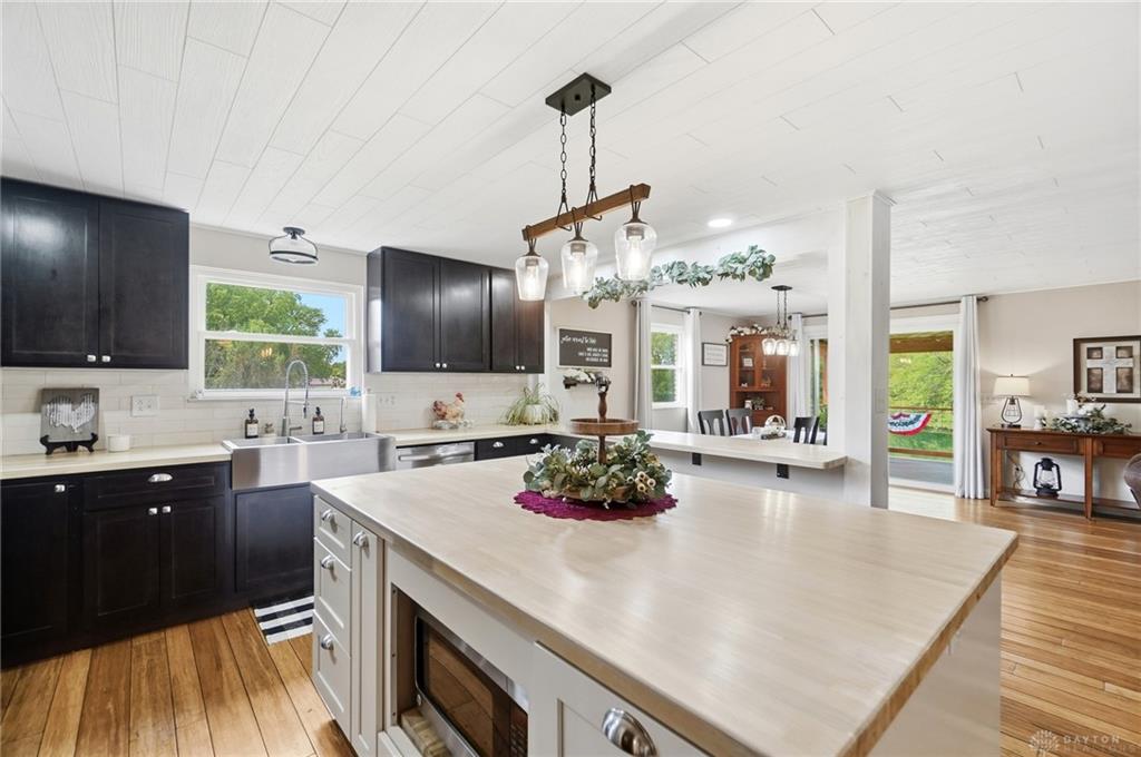 650 Sheffield Property Photo 19