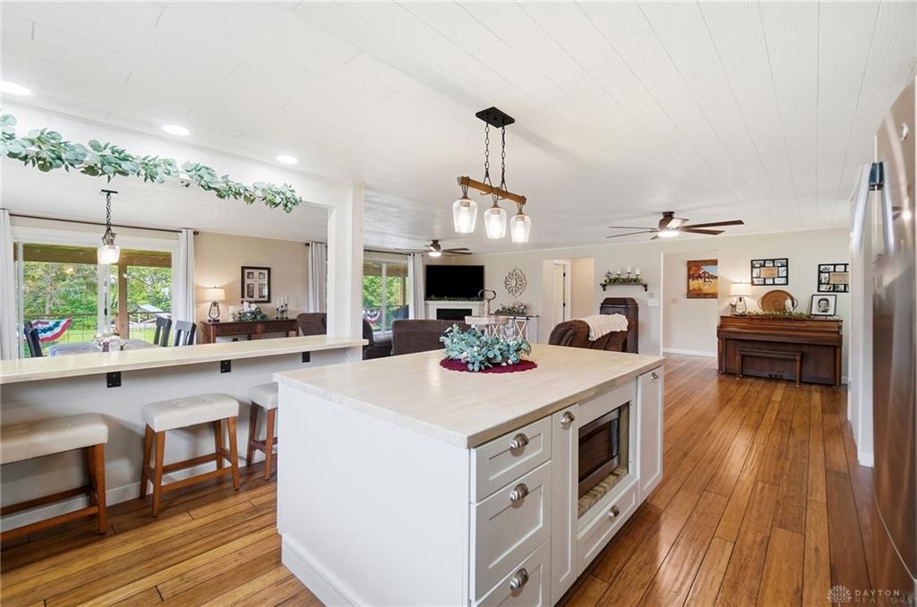 650 Sheffield Property Photo 21