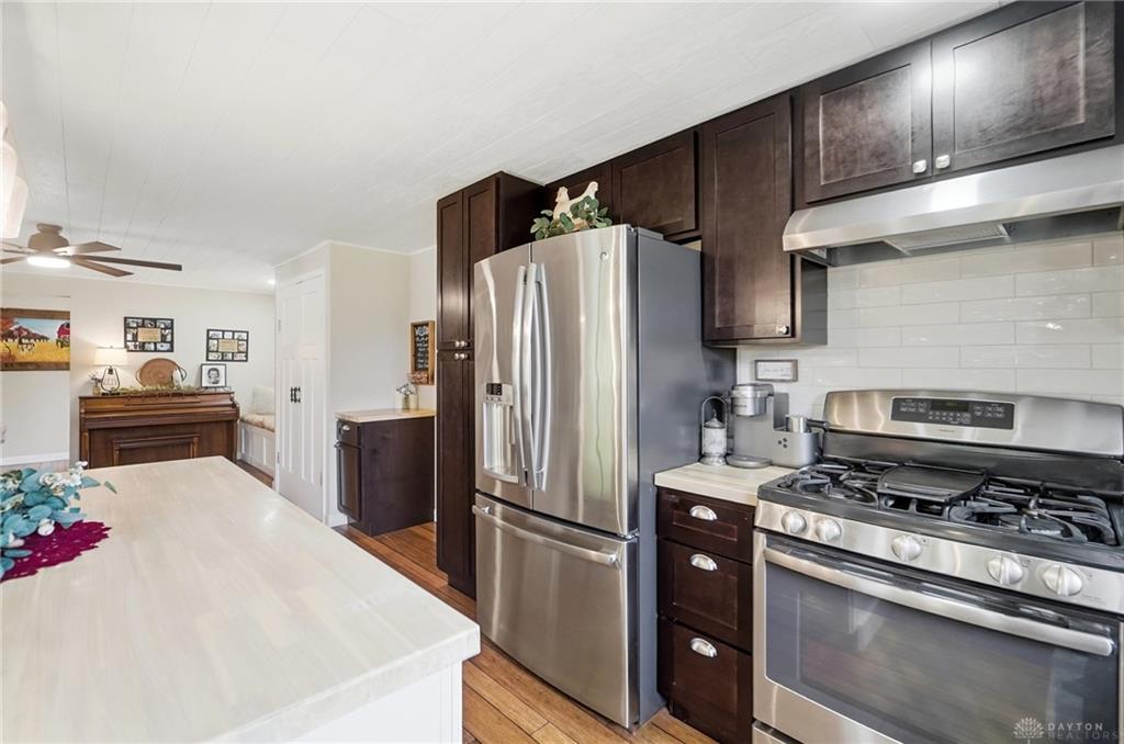 650 Sheffield Property Photo 22