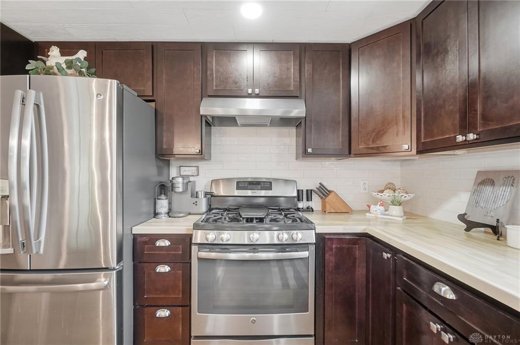 650 Sheffield Property Photo 24