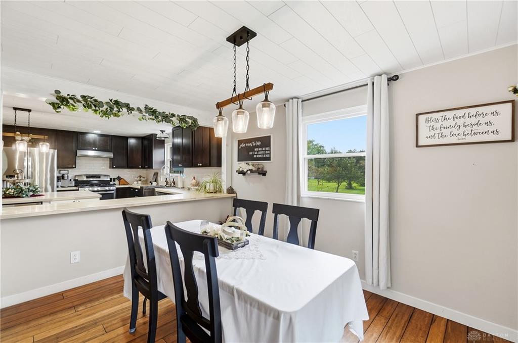 650 Sheffield Property Photo 28