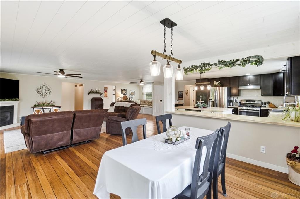 650 Sheffield Property Photo 29