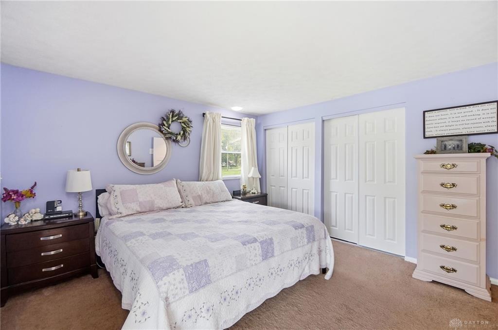 650 Sheffield Property Photo 33