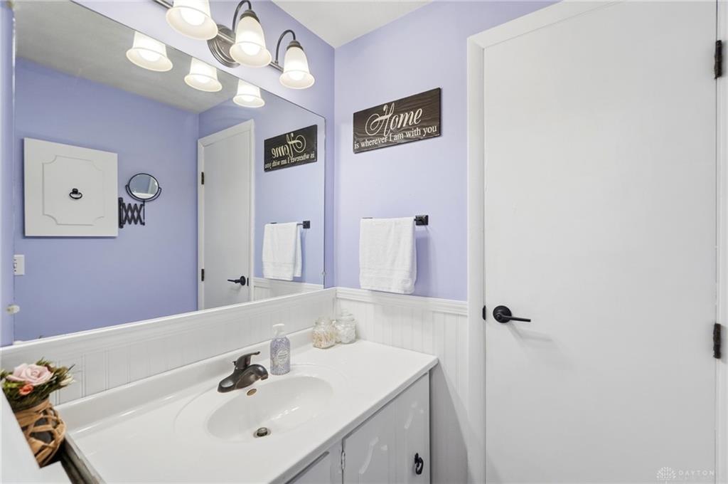 650 Sheffield Property Photo 35