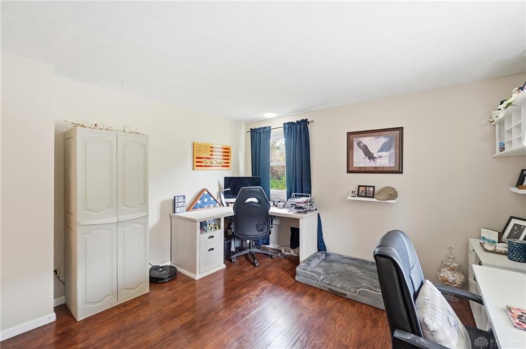 650 Sheffield Property Photo 38
