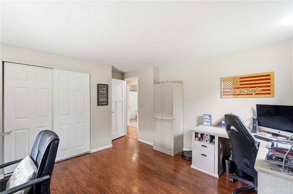650 Sheffield Property Photo 39
