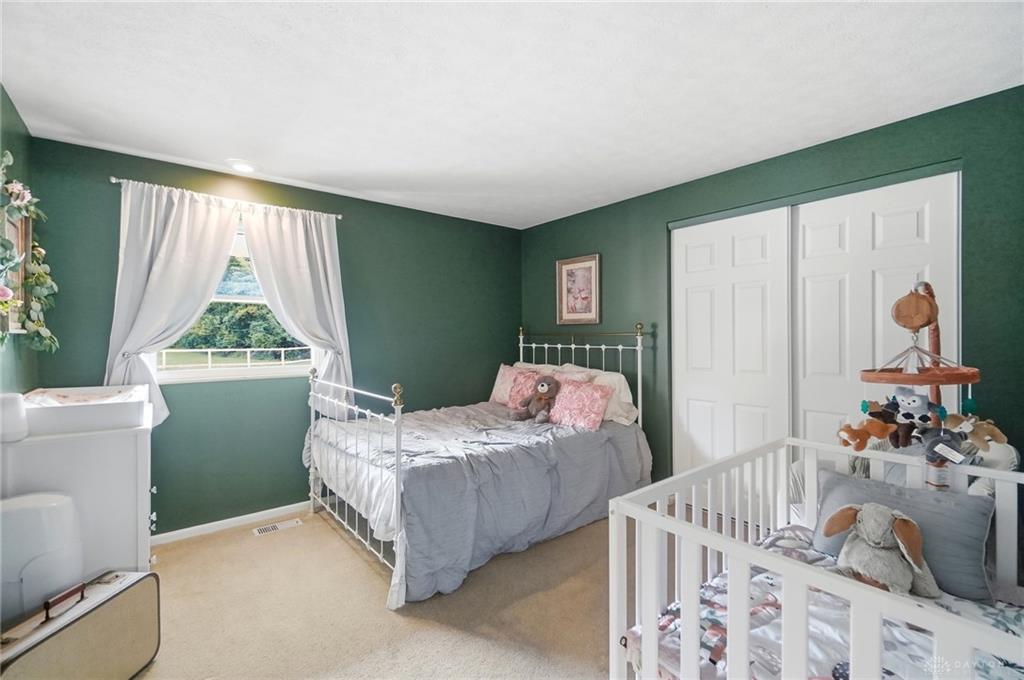 650 Sheffield Property Photo 42