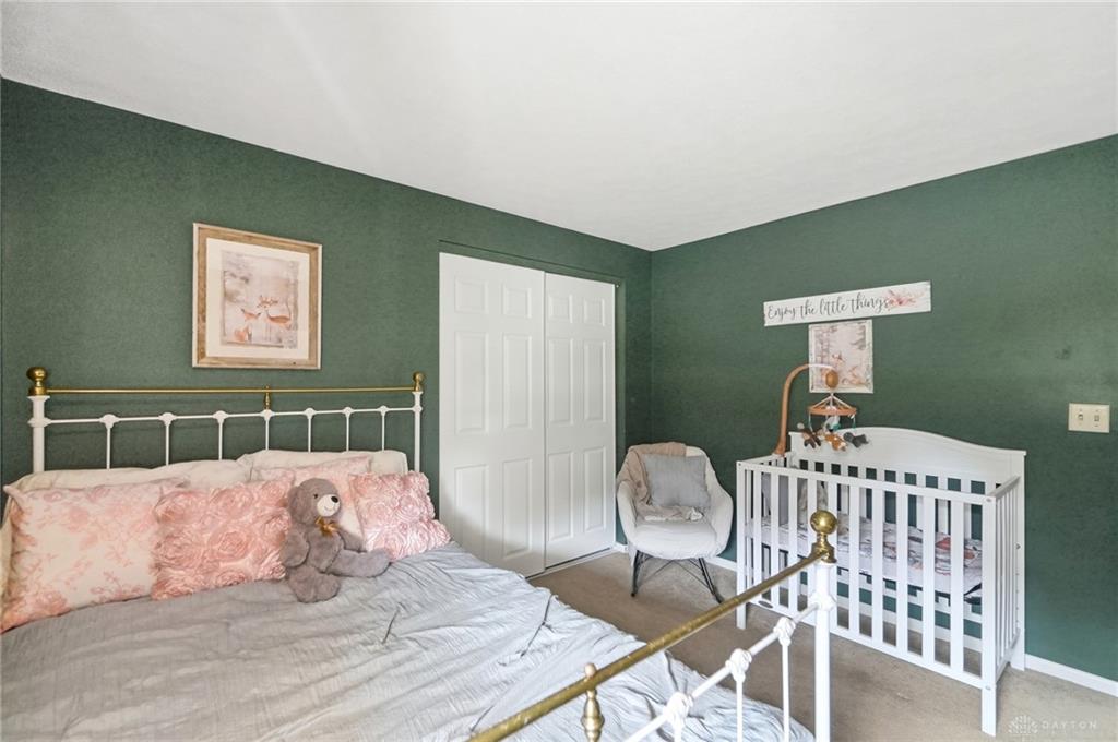 650 Sheffield Property Photo 43