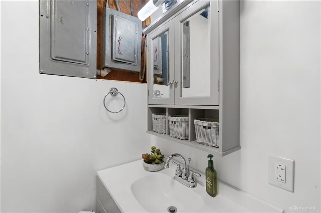 650 Sheffield Property Photo 54