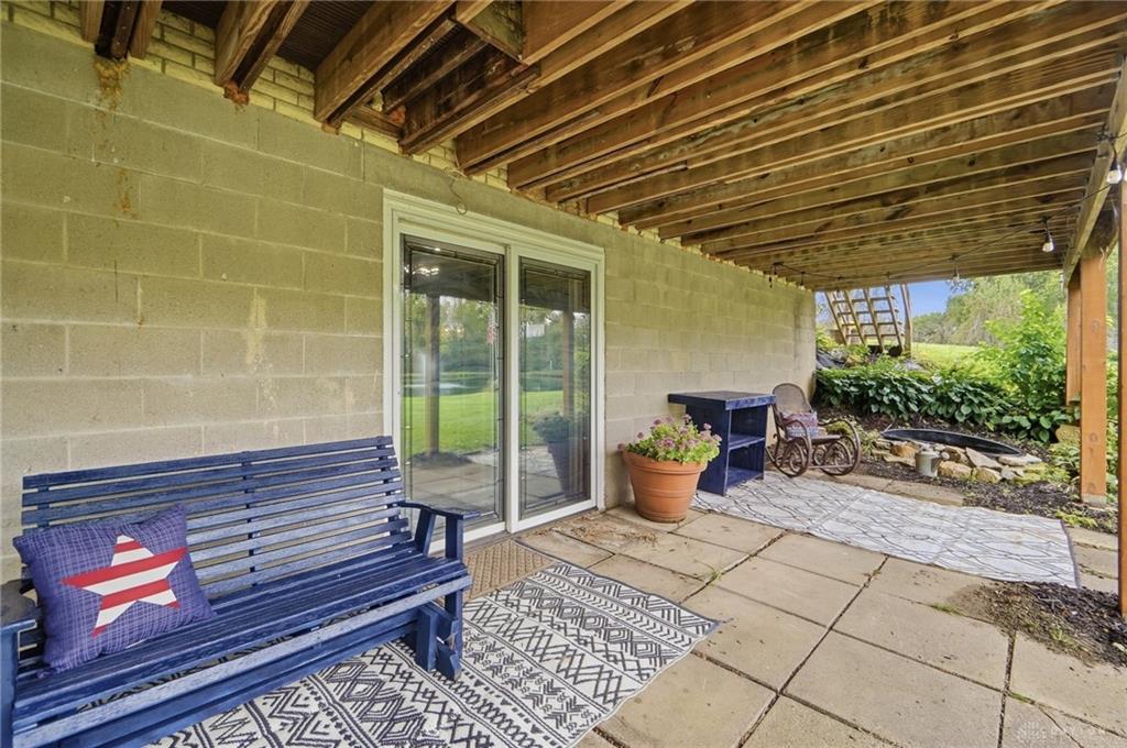 650 Sheffield Property Photo 57