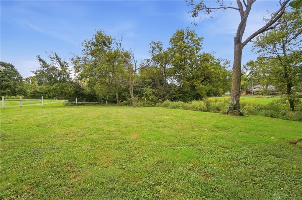650 Sheffield Property Photo 73