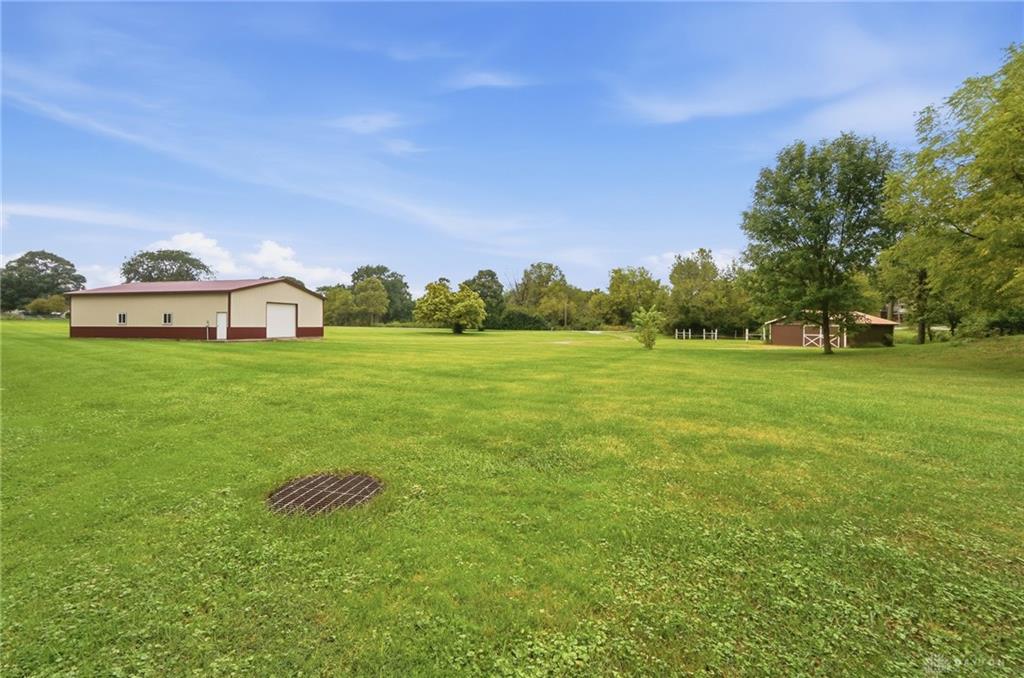 650 Sheffield Property Photo 76