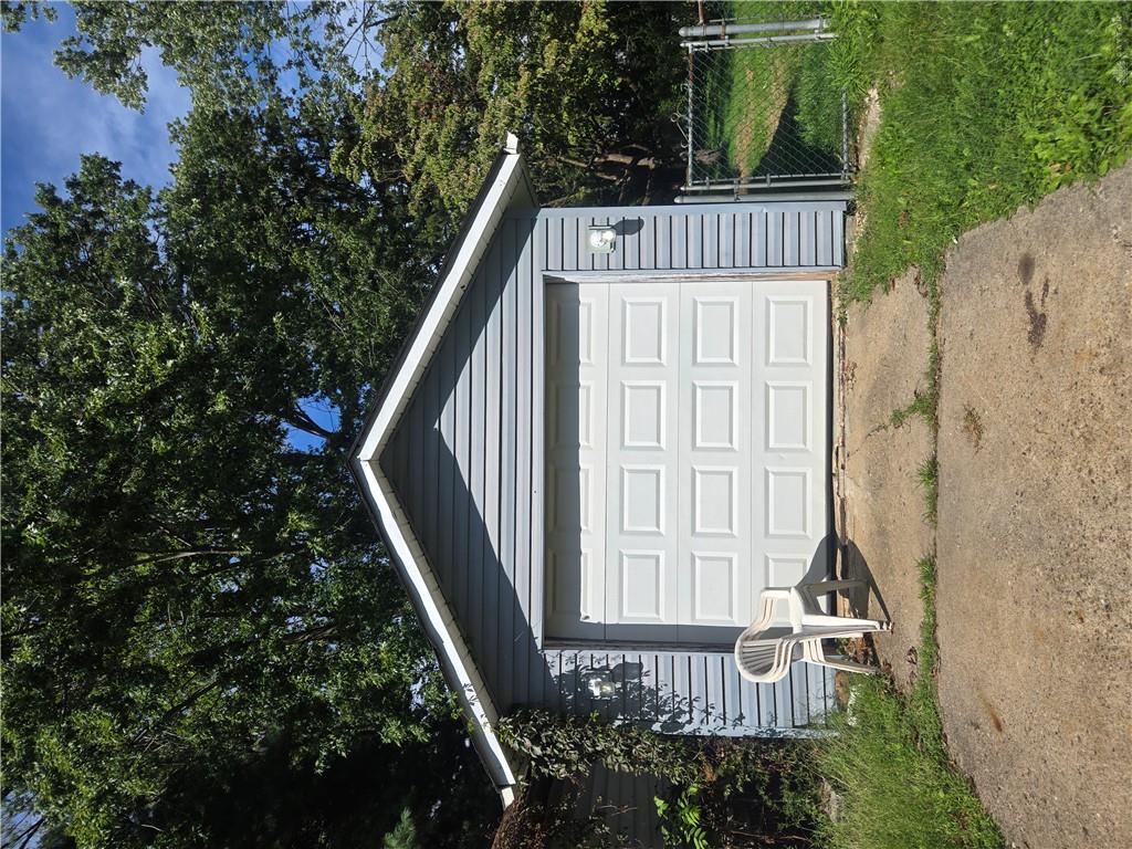 969 Hunt St Property Photo 4