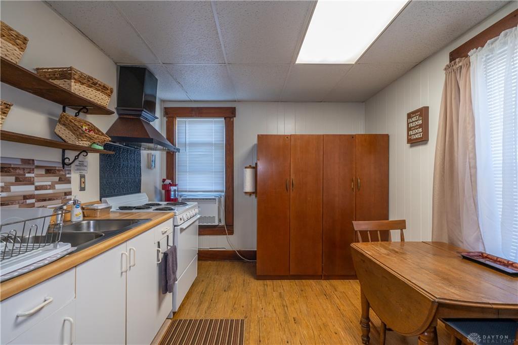 712 W Main Property Photo 28