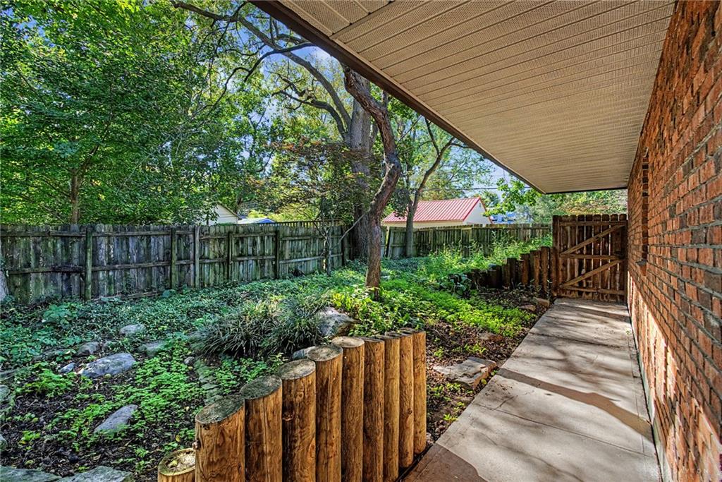 310 Phillips Property Photo 35