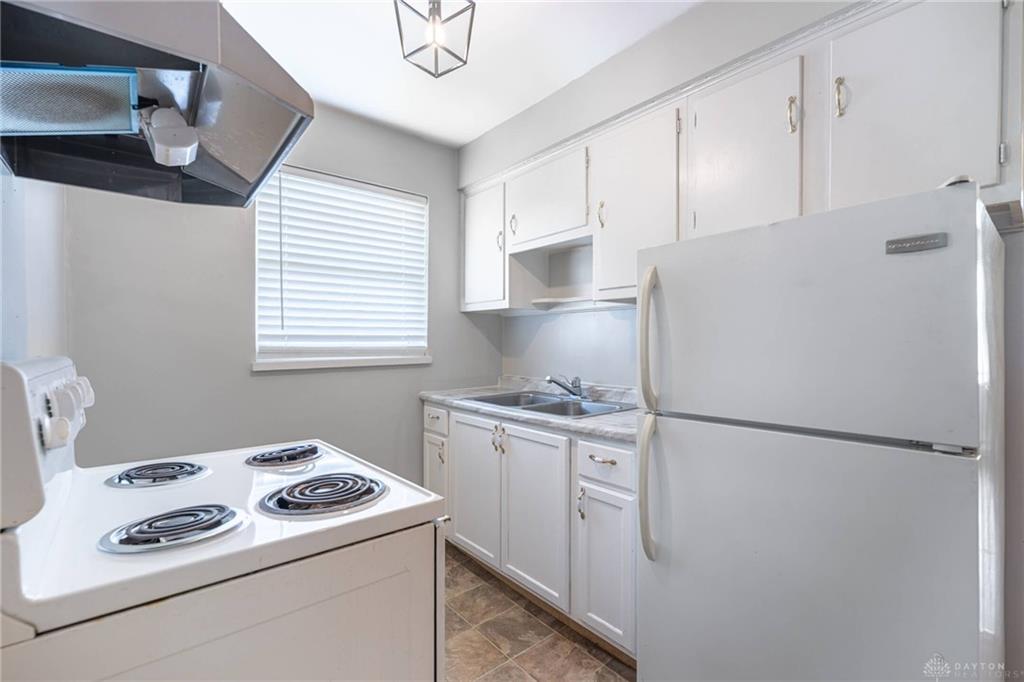 1588 Glenbeck D Property Photo 8