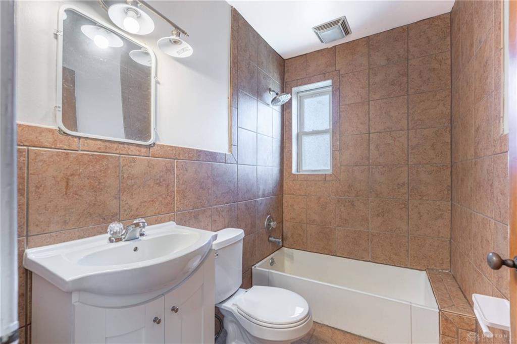 1588 Glenbeck D Property Photo 10
