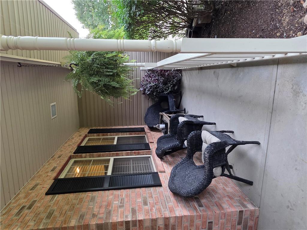 538 Tara Property Photo 11
