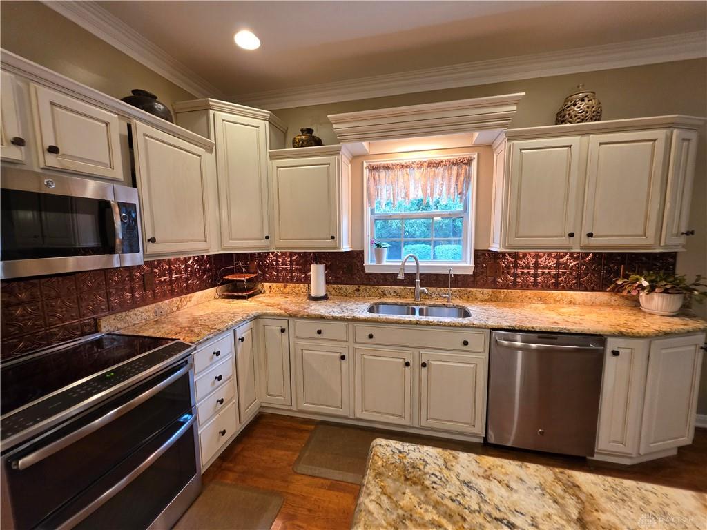 538 Tara Property Photo 23
