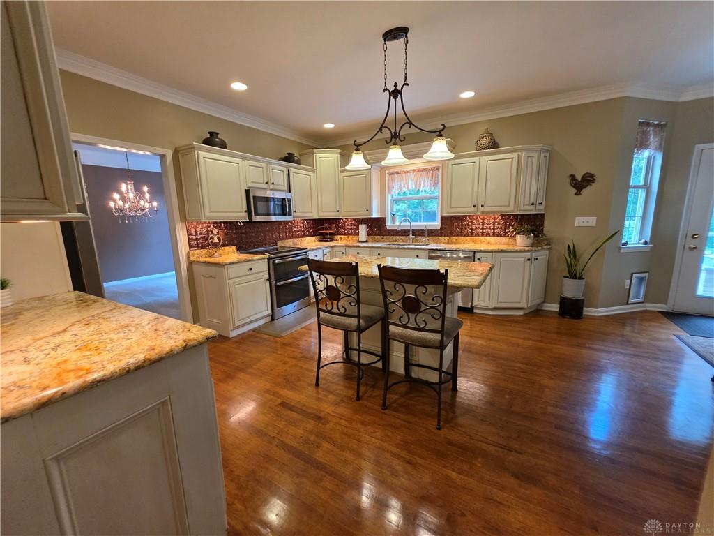538 Tara Property Photo 25