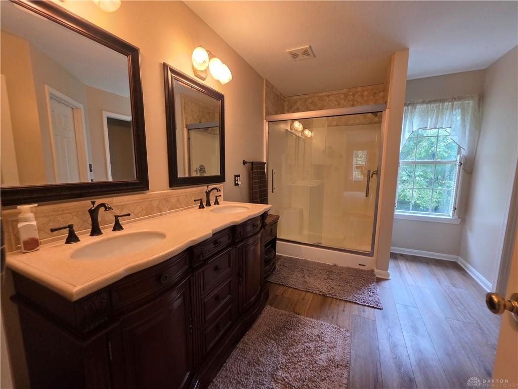 538 Tara Property Photo 36