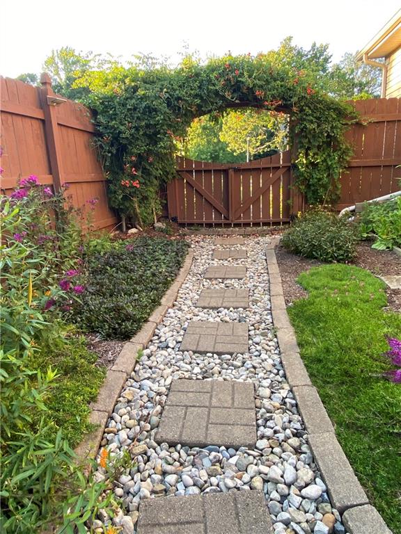 538 Tara Property Photo 65