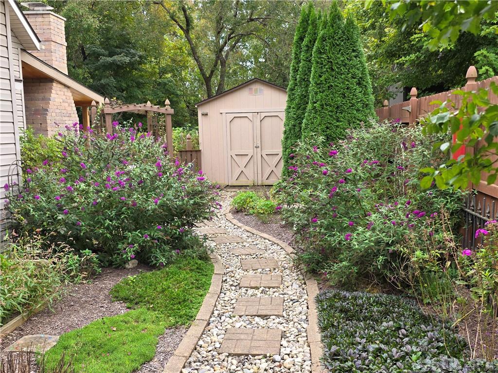 538 Tara Property Photo 67