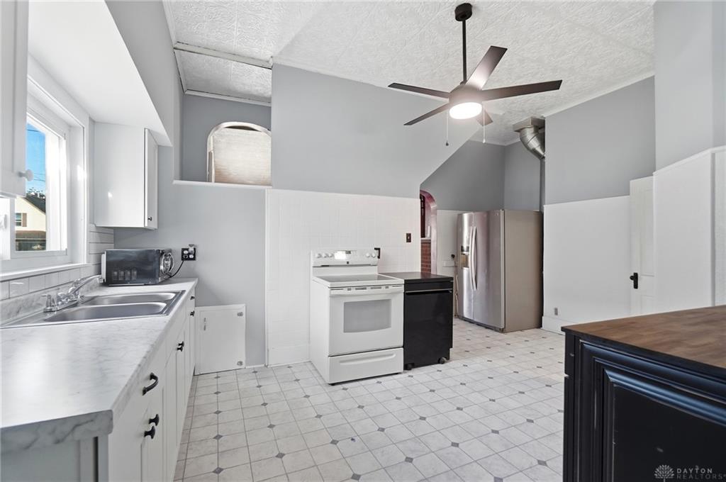 22 S Limestone Property Photo 13