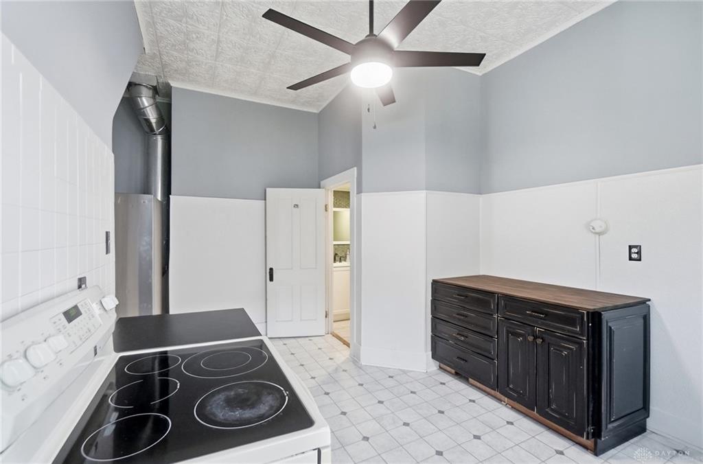 22 S Limestone Property Photo 15