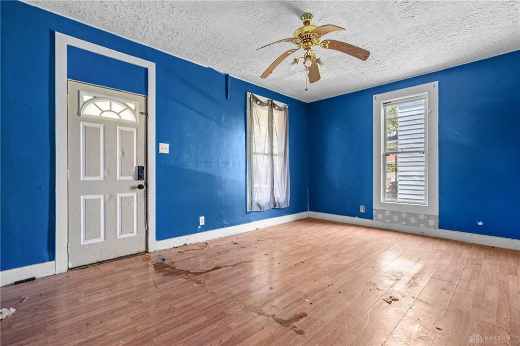 456 Waddell Property Photo 4
