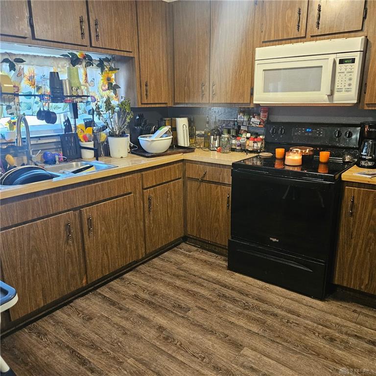 121 Powell Property Photo 8