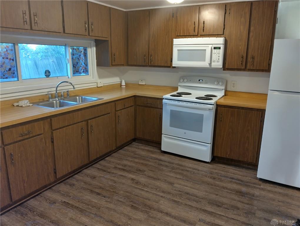 121 Powell Property Photo 11